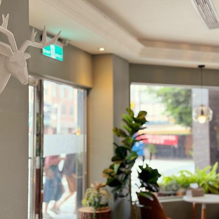 Finders Hotel Hualien Station Exteriör bild