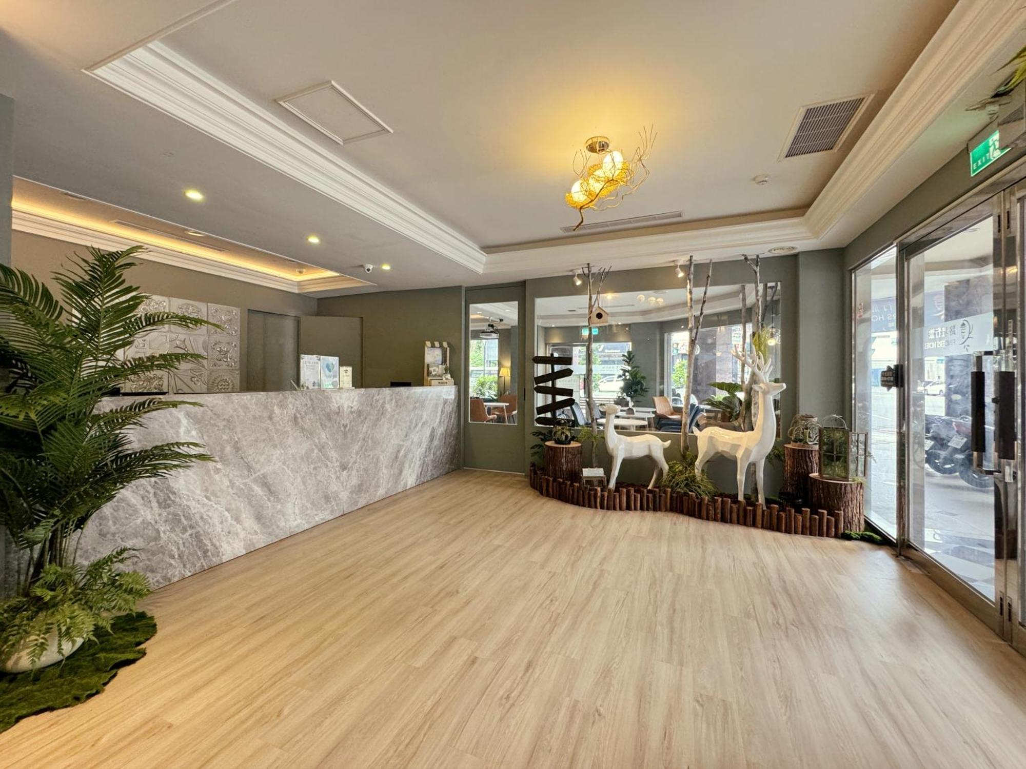 Finders Hotel Hualien Station Exteriör bild