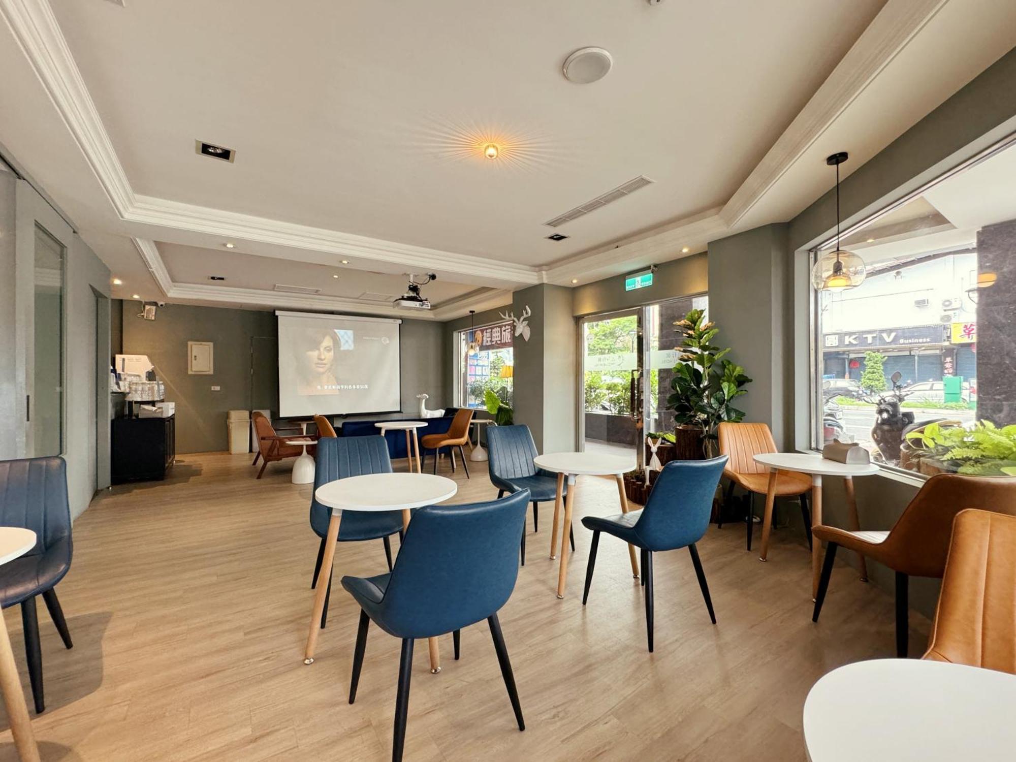 Finders Hotel Hualien Station Exteriör bild